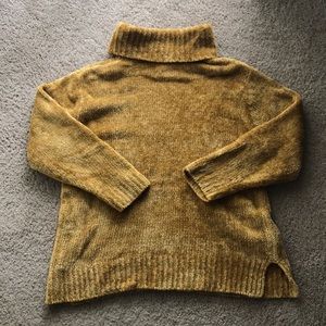 Cozy mustard yellow sweater